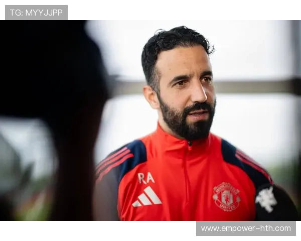 曼联主帅回应转会传闻聚焦冬窗引援计划与球迷期待及球队未来布局