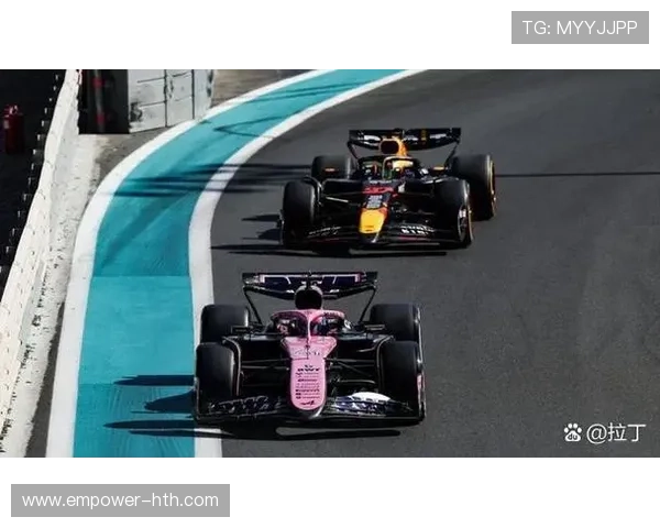 围绕F1赛场最新动态车队策略变动与车手竞争格局全面解析及未来走势展望