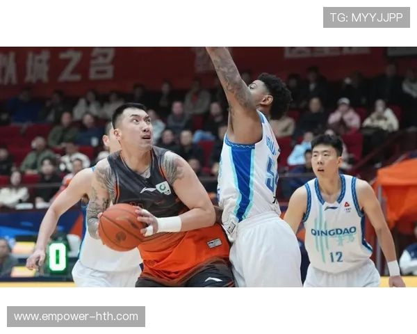 CBA季后赛激战正酣 球星表现引发球迷热议